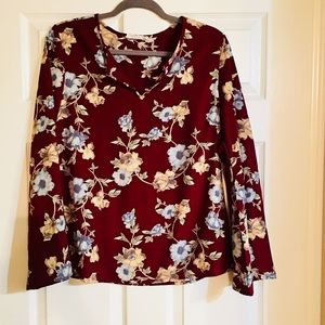 PEACH LOVE bell sleeve top! Size M